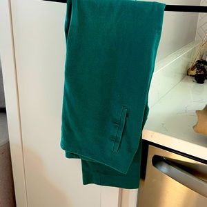 4 pair of pants!  Green and khaki, all size 8/10